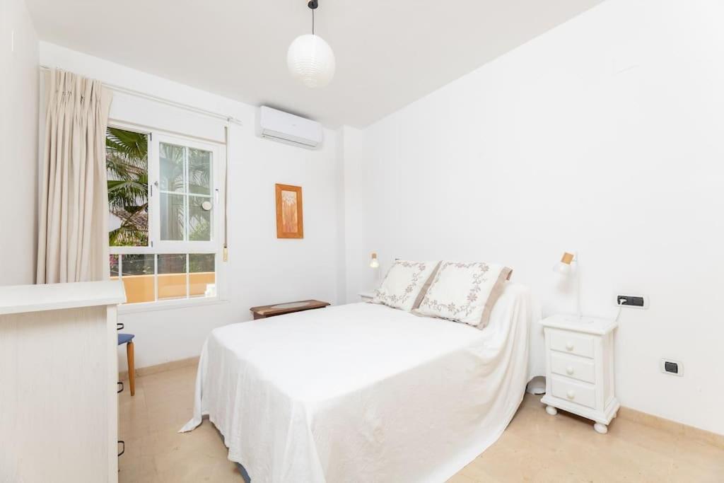 Beachfront 2 Bedroom On Beach! Rdr351 * Marbellac