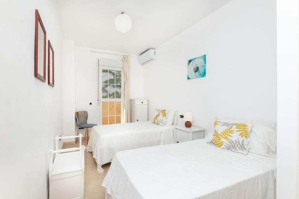 Beachfront 2 Bedroom On Beach! Rdr351 * Marbella