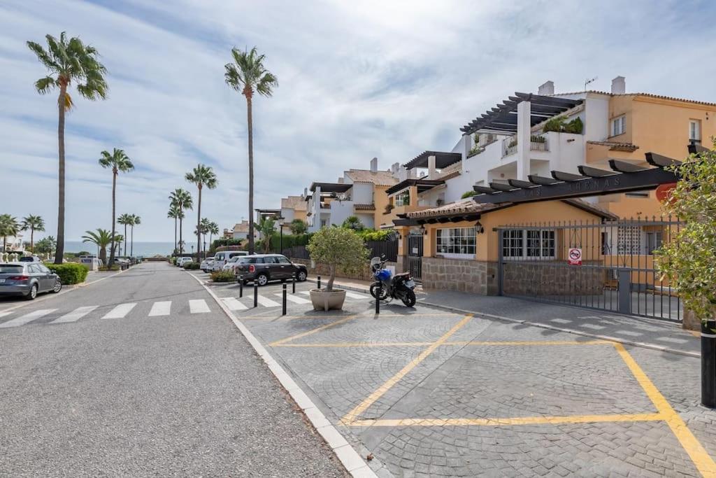 Beachfront 2 Bedroom On Beach! Rdr351 Marbella