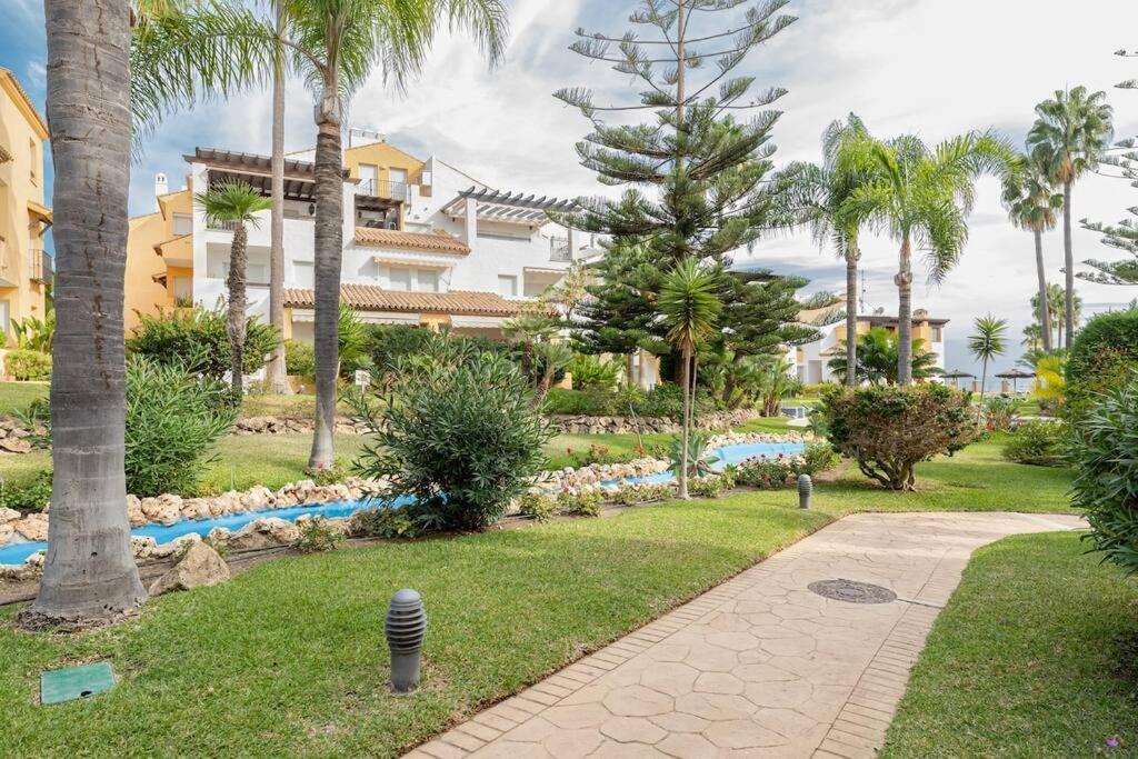 Beachfront 2 Bedroom On Beach! Rdr351 *